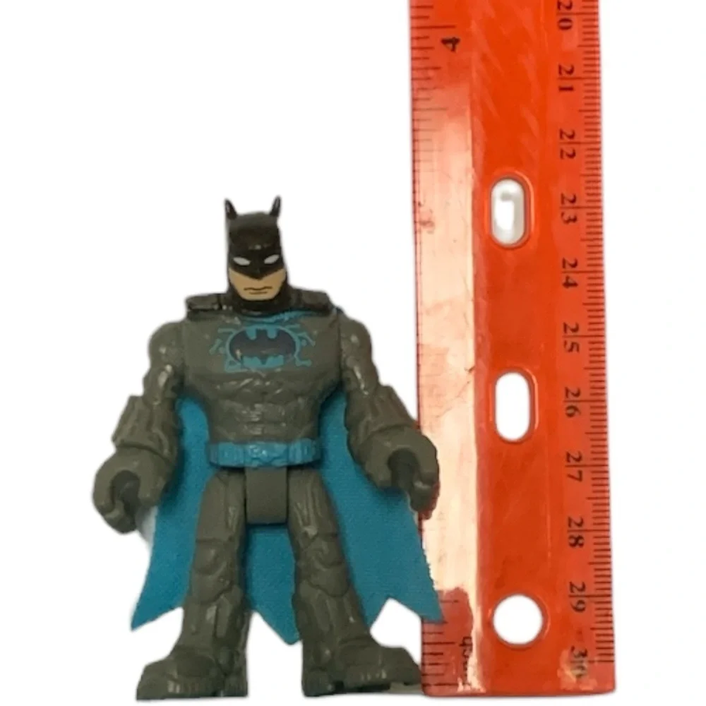 Imaginext DC Super Friends: Gotham City Armor Suit Batman Figure w/ blue belt